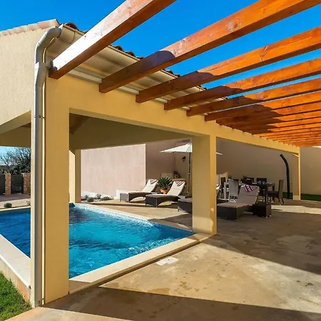 Daniela Bale * 로비니